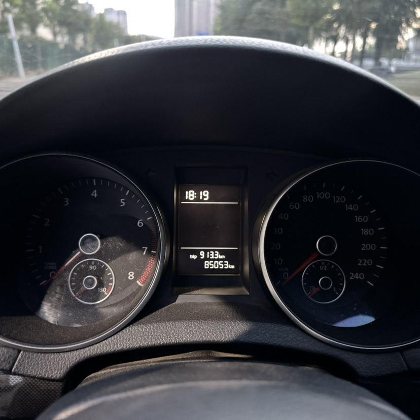 Volkswagen Golf 2013 car image #9