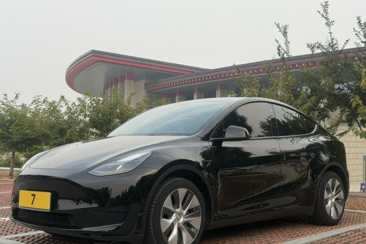 Tesla Model Y 2022 #2 Tesla Model Y 2022 immagine di auto #2