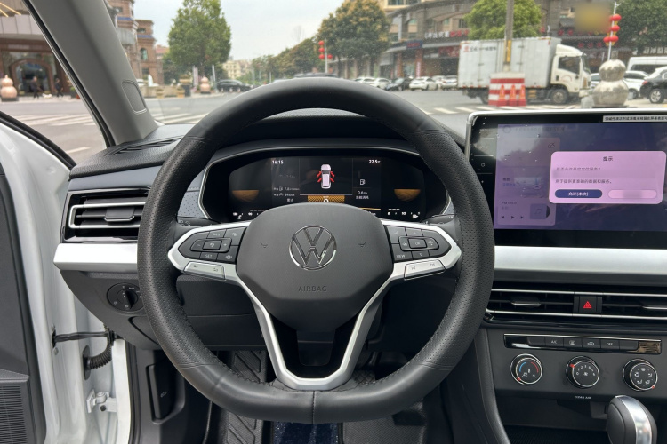 Volkswagen Lavida 2026 car image #12