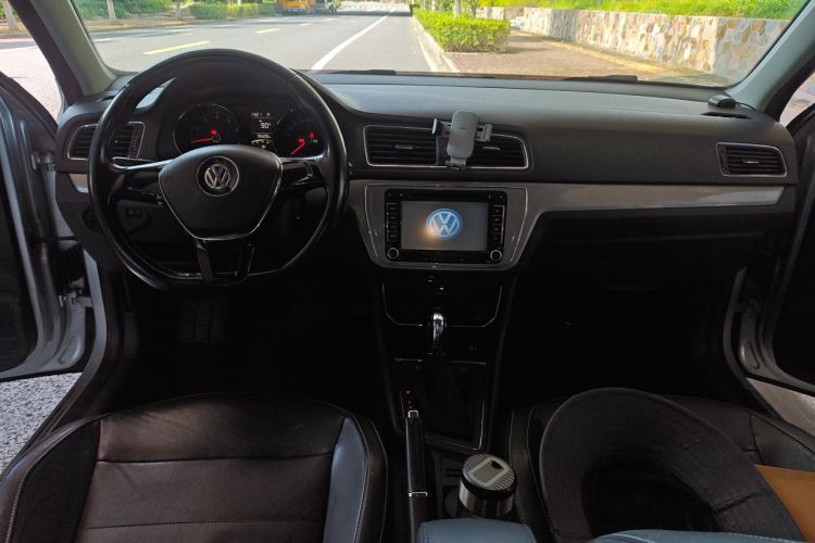 Volkswagen Lavida 2015 car image #12