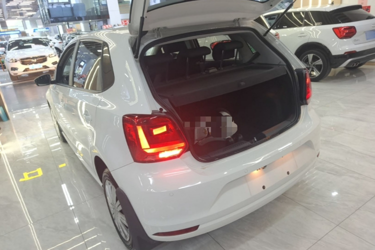 Volkswagen Polo 2017 car image #7