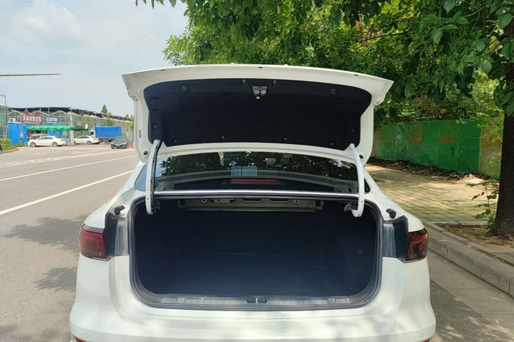 GEELY Emgrand 2025 car image #21