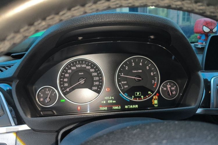 BMW 3 Series 2017 car image #13