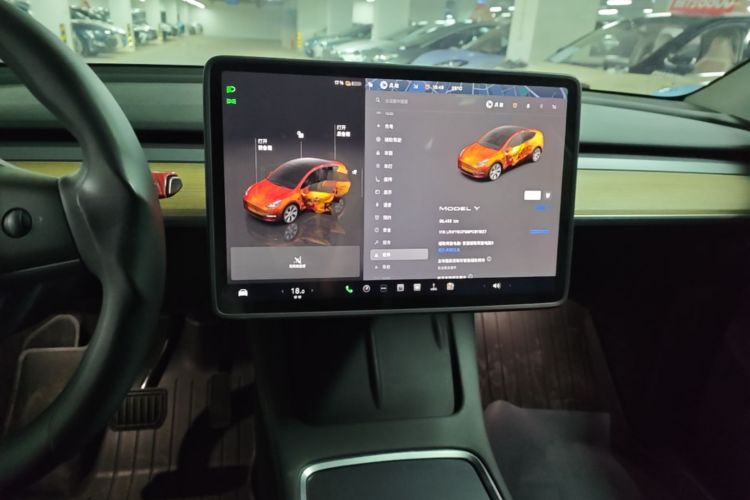 Tesla Model Y 2023 car image #13