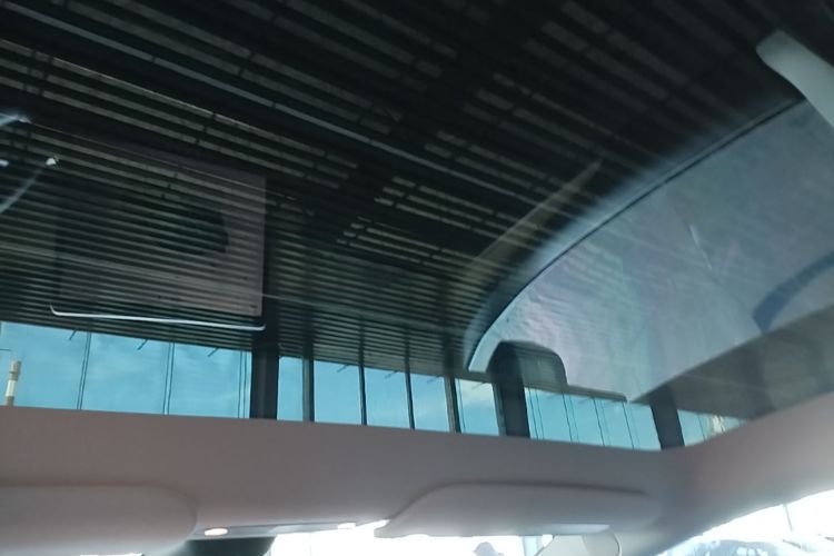 Tesla Model Y 2023 car image #18