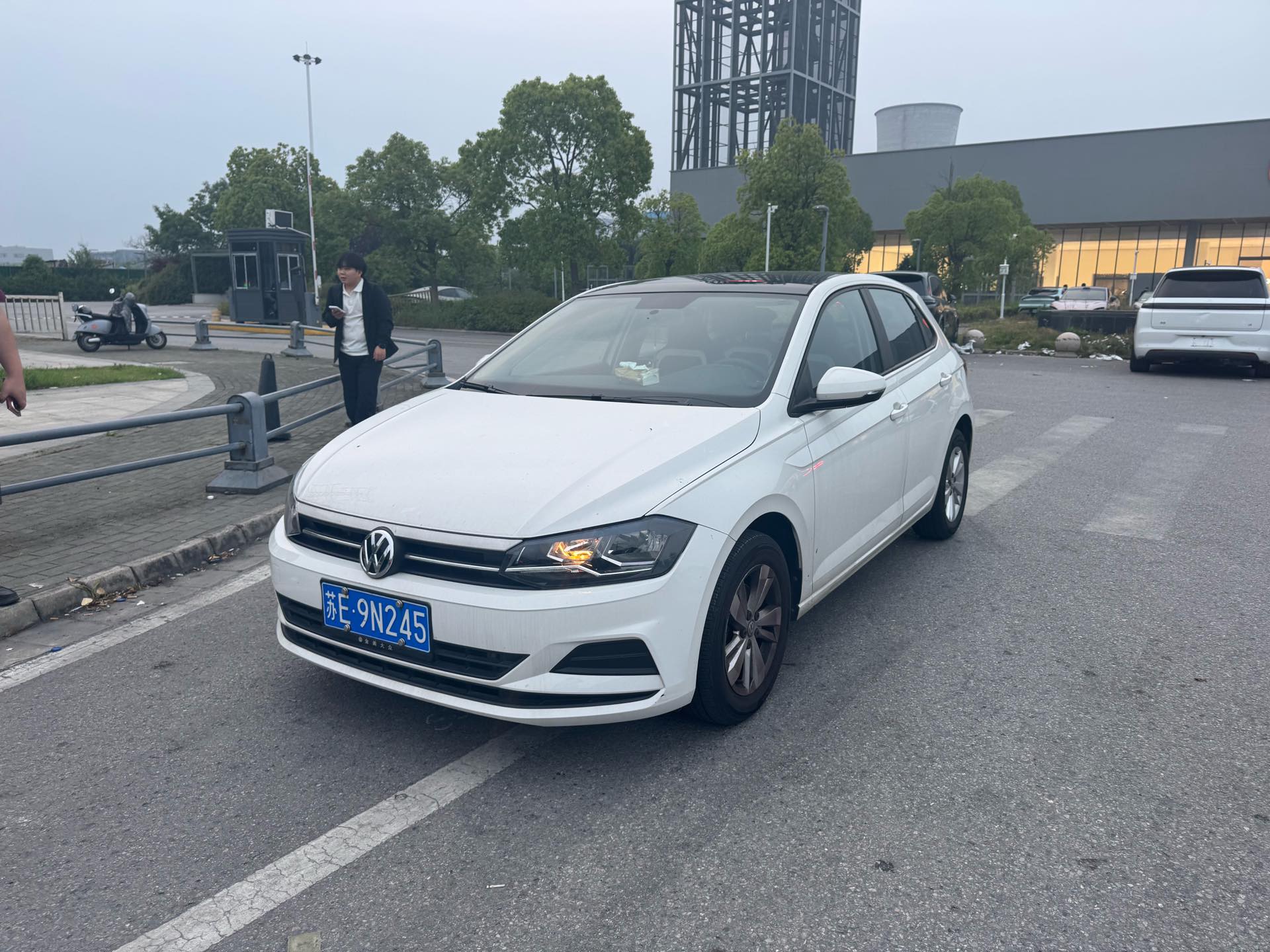 Volkswagen Polo 2021 car image 