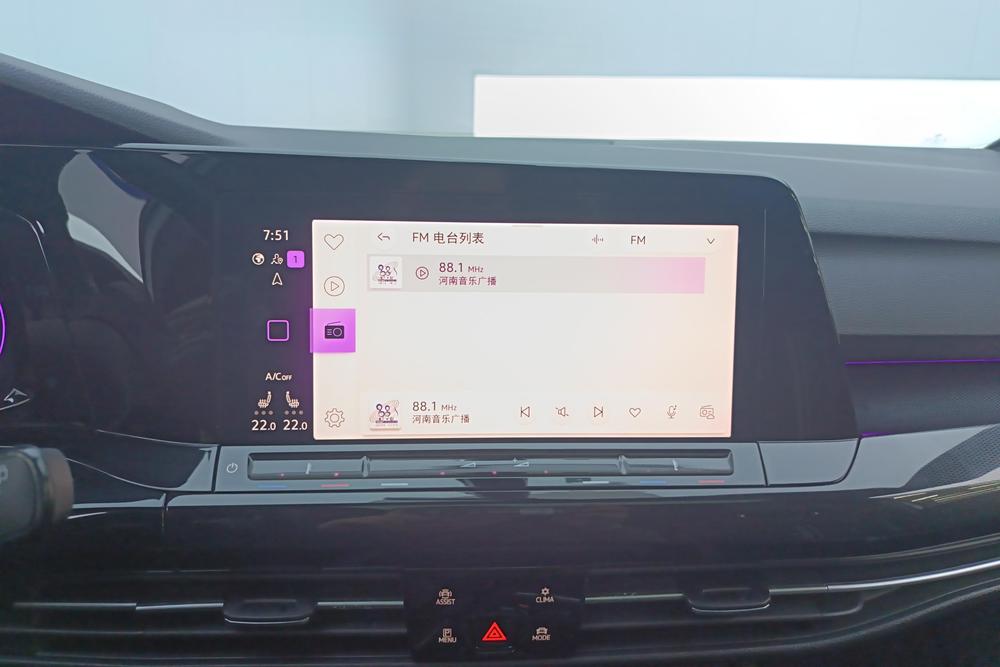 Volkswagen Golf 2024 car image #8
