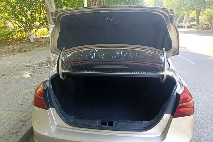 GEELY Emgrand 2019 #19 GEELY Emgrand 2019 car image #19