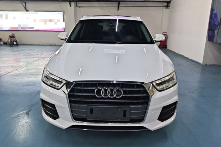 Audi Q3 2018 car image #3