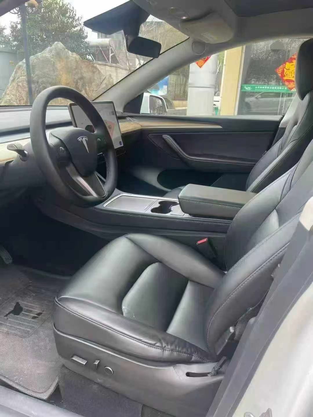 Tesla Model Y 2021 car image #4