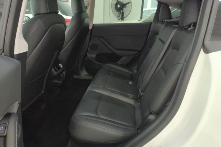 Tesla Model Y 2021 #17 Tesla Model Y 2021 car image #17