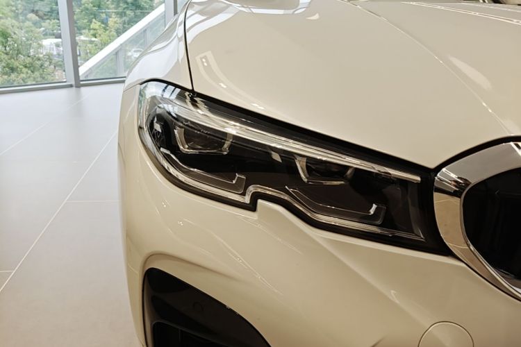 BMW 3 Series 2021 #8 BMW 3 Series 2021 car image #8