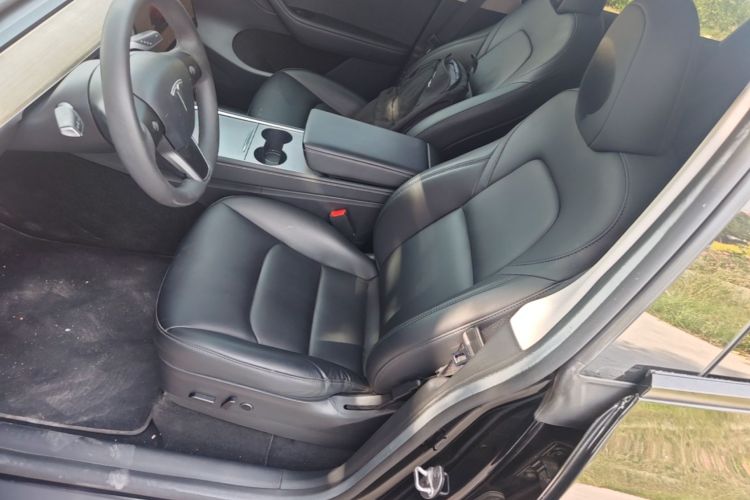 Tesla Model Y 2022 car image #19