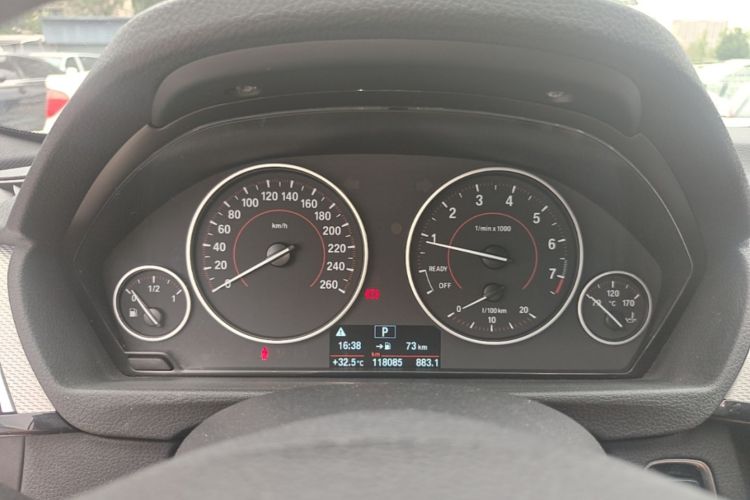 BMW 3 Series 2017 #16 BMW 3 Series 2017 car image #16