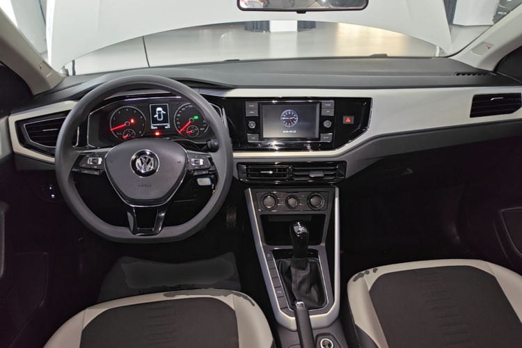Volkswagen Polo 2020 car image #10