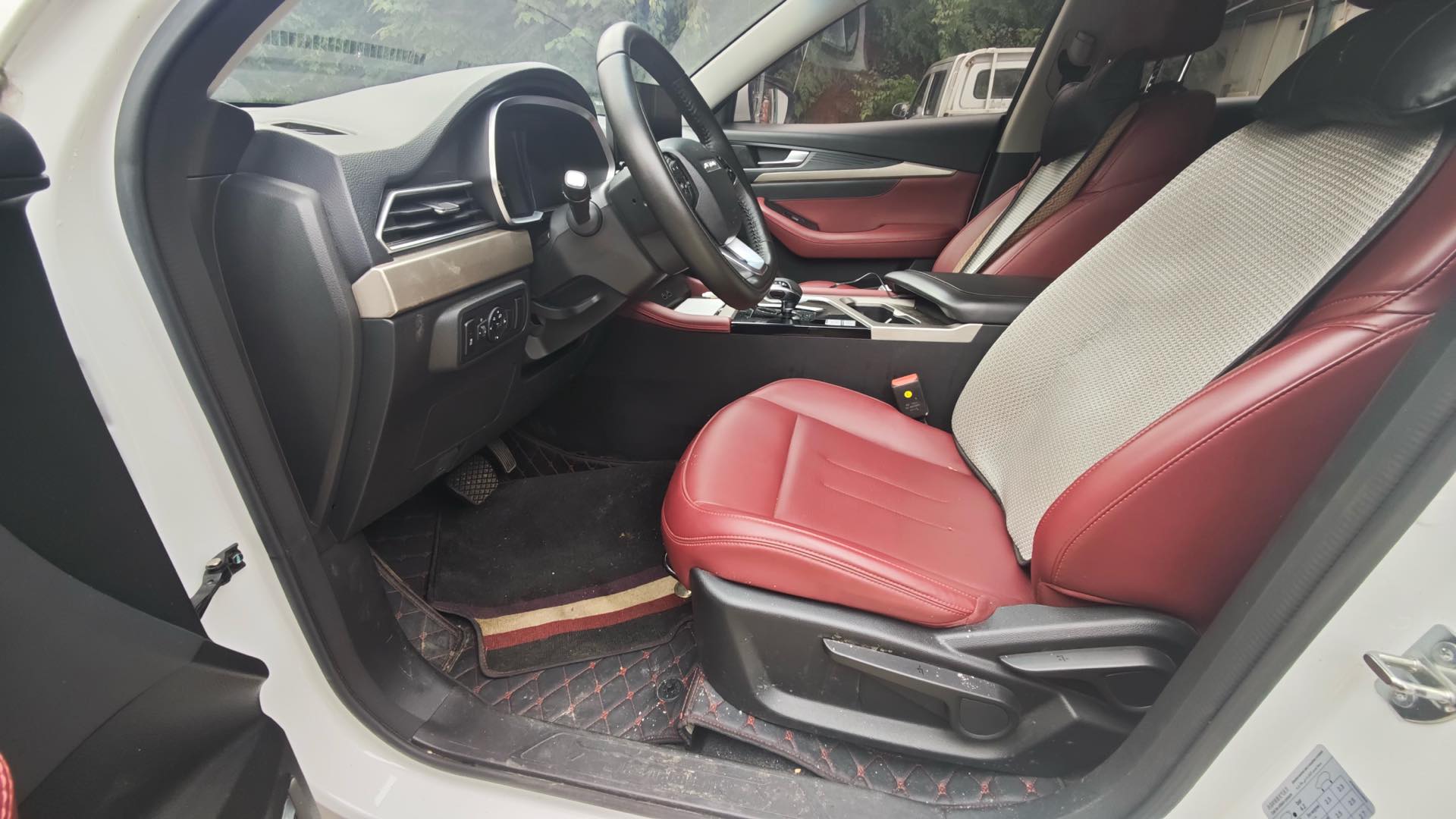 Jetour X70 2025 car image #2