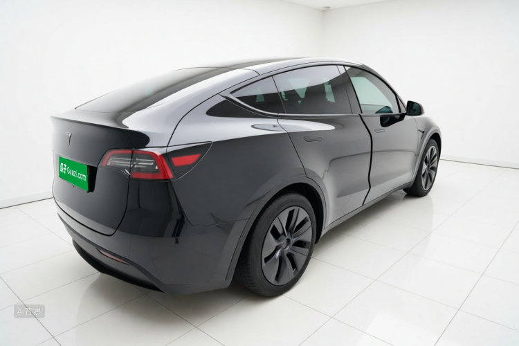 Tesla Model Y 2024 #7 Tesla Model Y 2024 car image #7