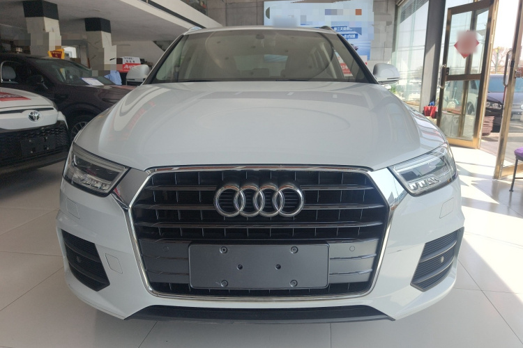 Audi Q3 2019 car image #4