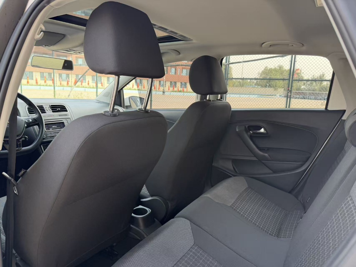 Volkswagen Polo 2018 car image #6