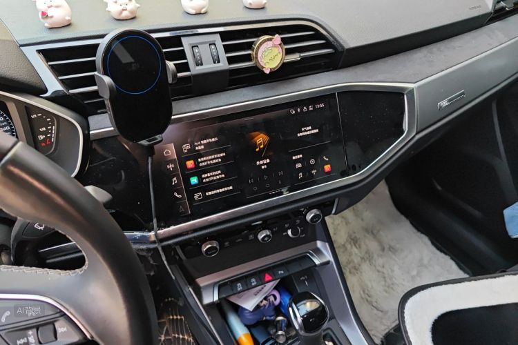Audi Q3 2022 car image #15