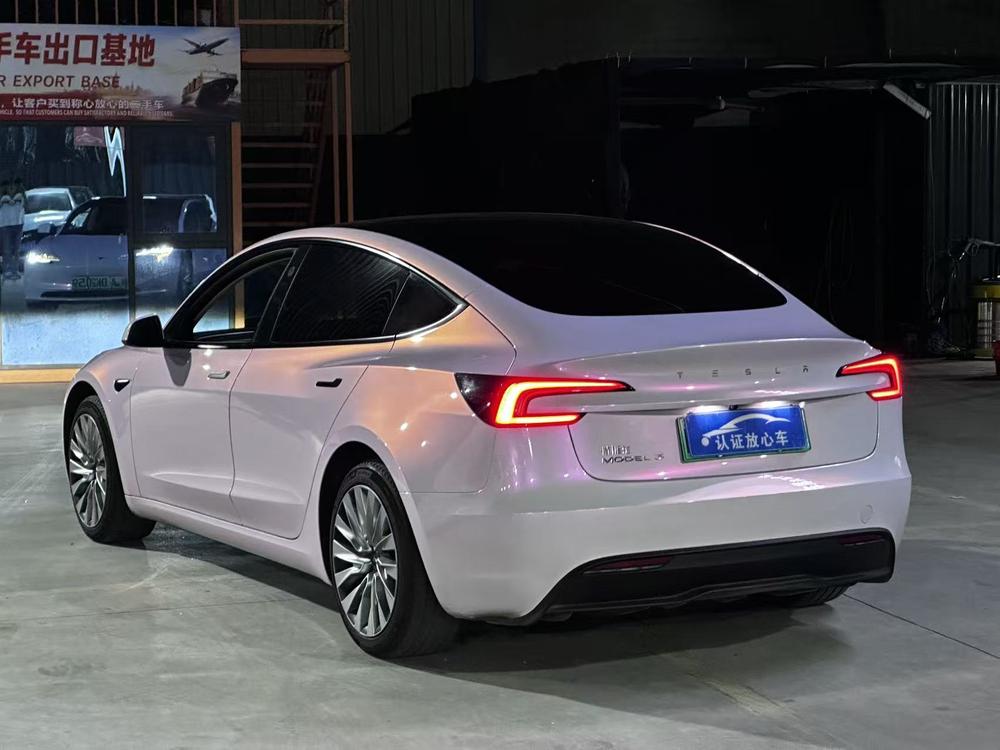 Tesla Model 3 2024 صورة سيارة #4