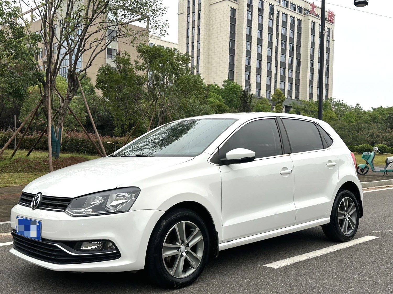 Volkswagen Polo 2018 car image 