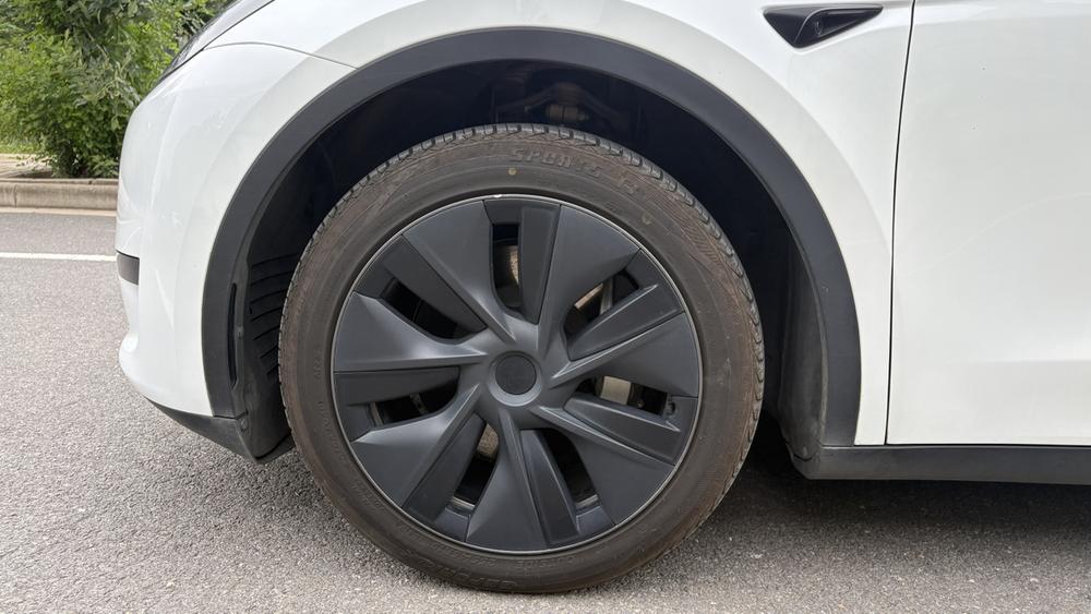 Tesla Model Y 2024 car image #12