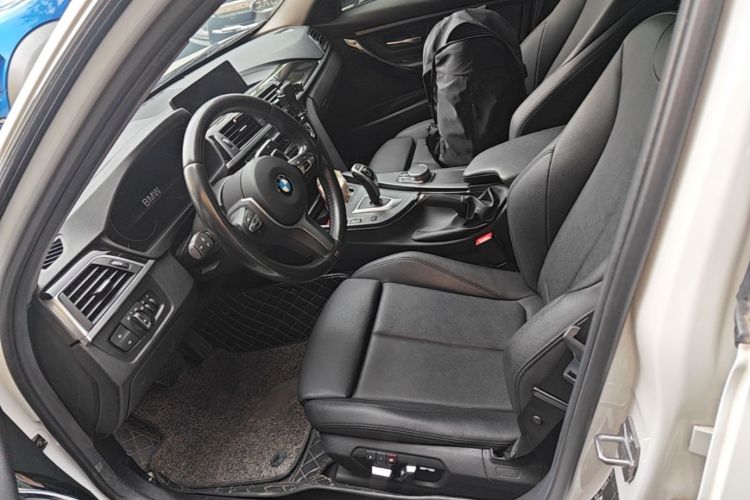 BMW 3 Series 2019 #15 BMW 3 Series 2019 car image #15