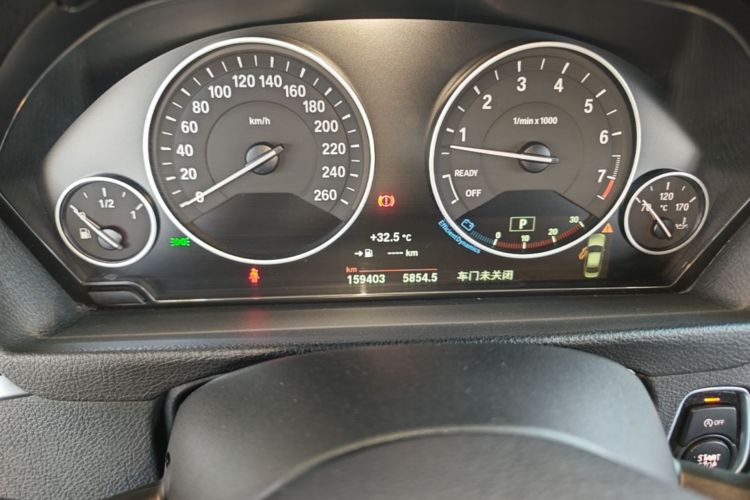 BMW 3 Series 2018 car image #12