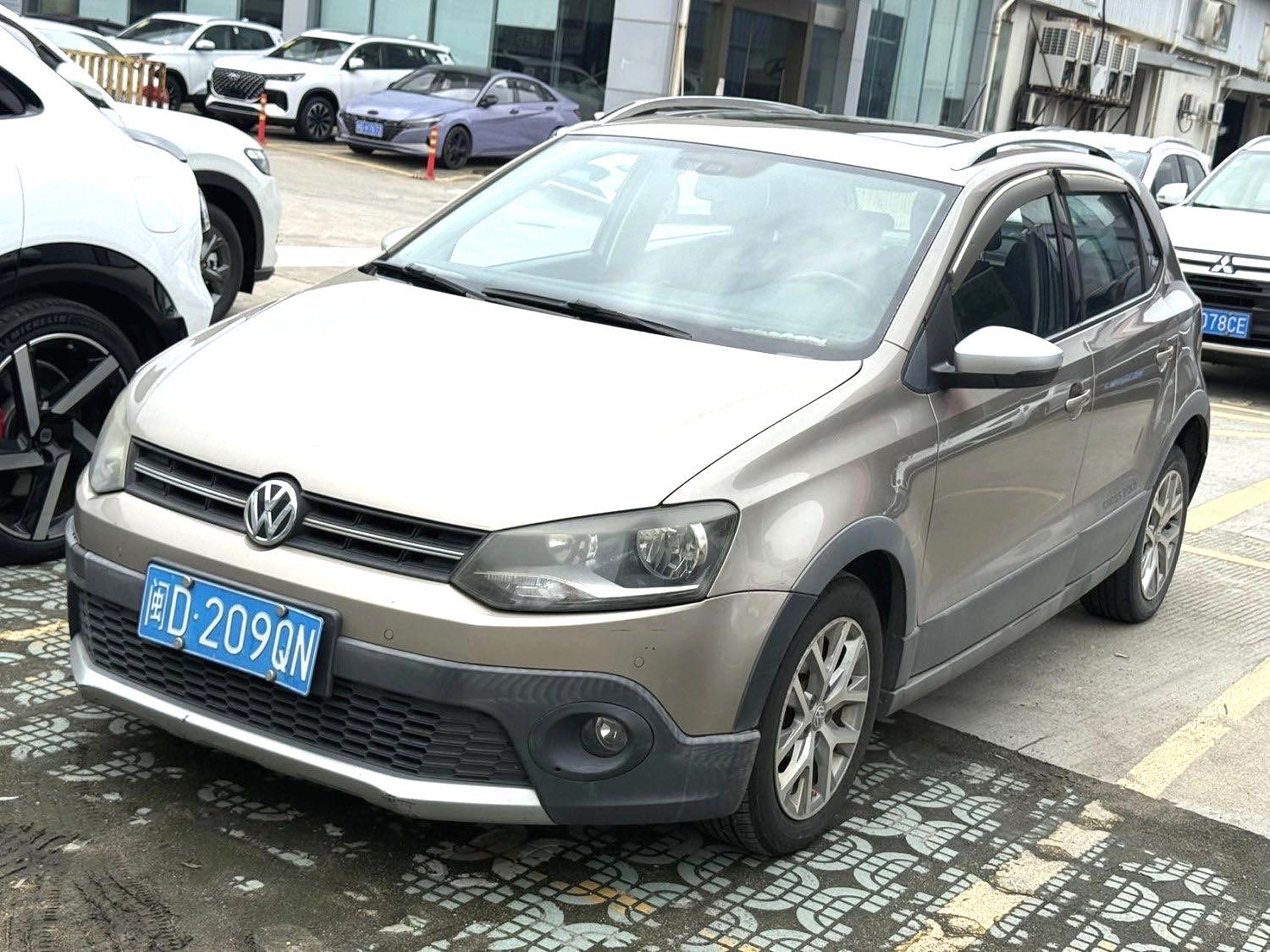 Volkswagen Polo 2014 Volkswagen Polo 2014 car image