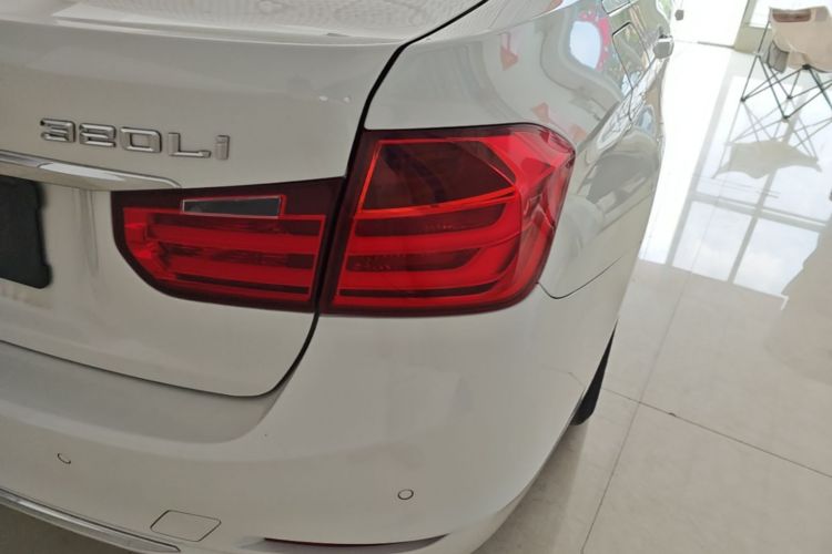 BMW 3 Series 2015 #8 BMW 3 Series 2015 car image #8