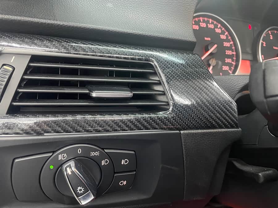 BMW 3 Series (Imported) 2010 car image #13