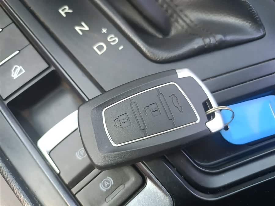 Forthing T5 2019 immagine di auto #13