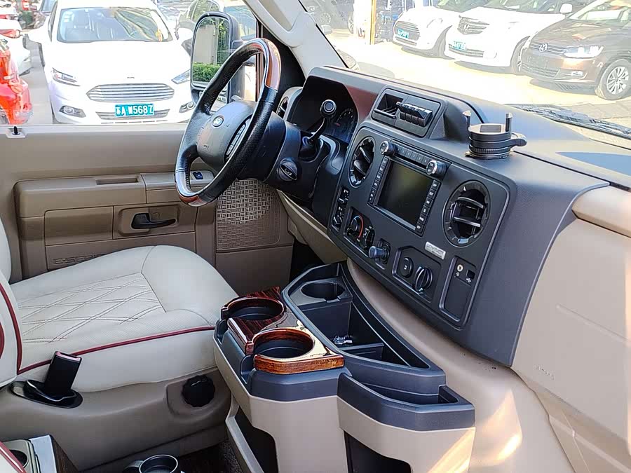 Ford E350 2011 imagem de carro #13