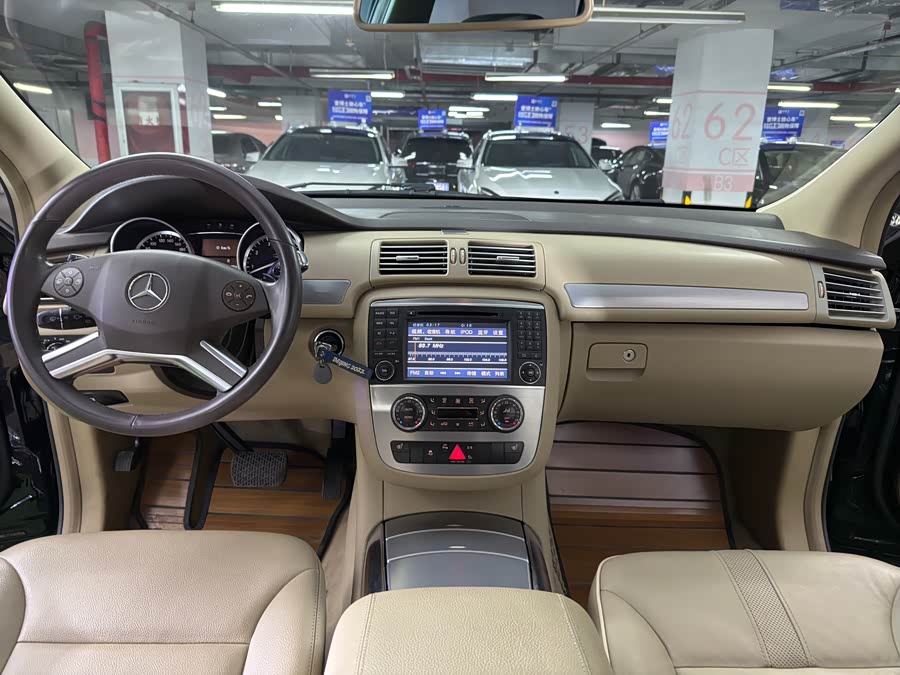 Mercedes-Benz R Class 2014 car image #13