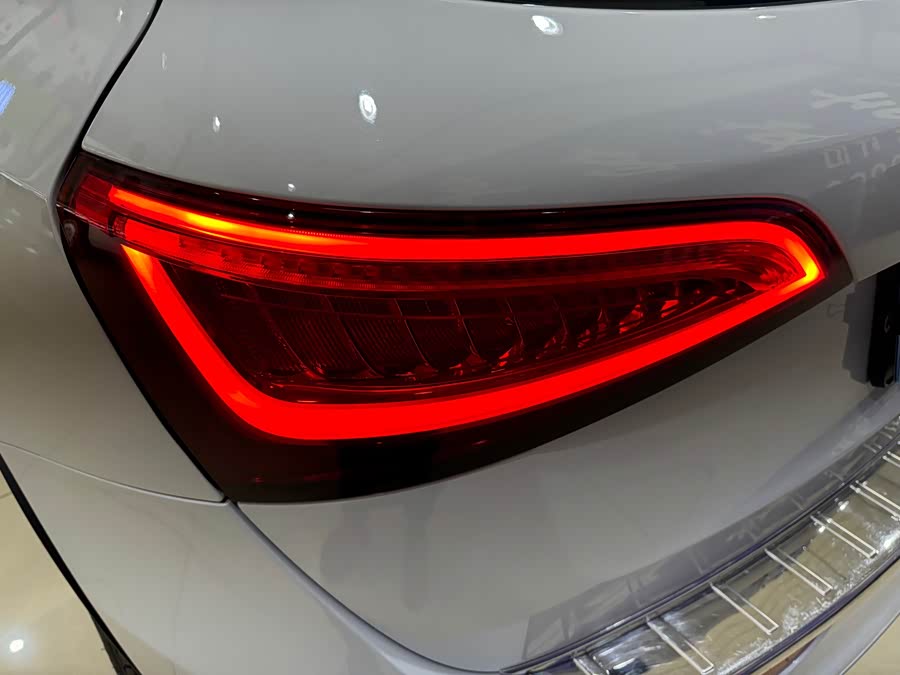 Audi Q5 (Imported) 2016 car image #13