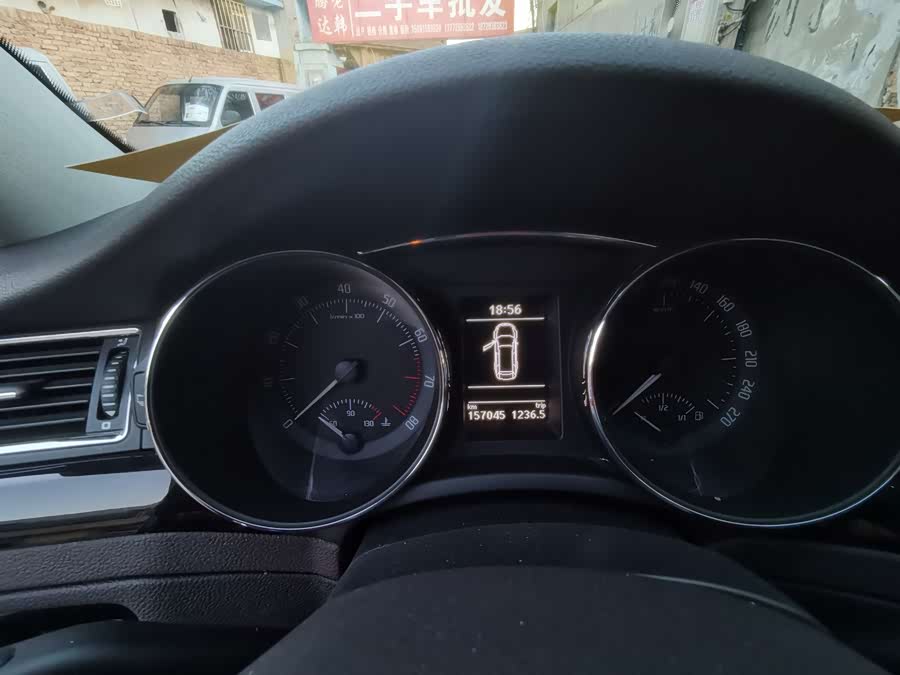 Skoda Superb Combi 2014 car image #13