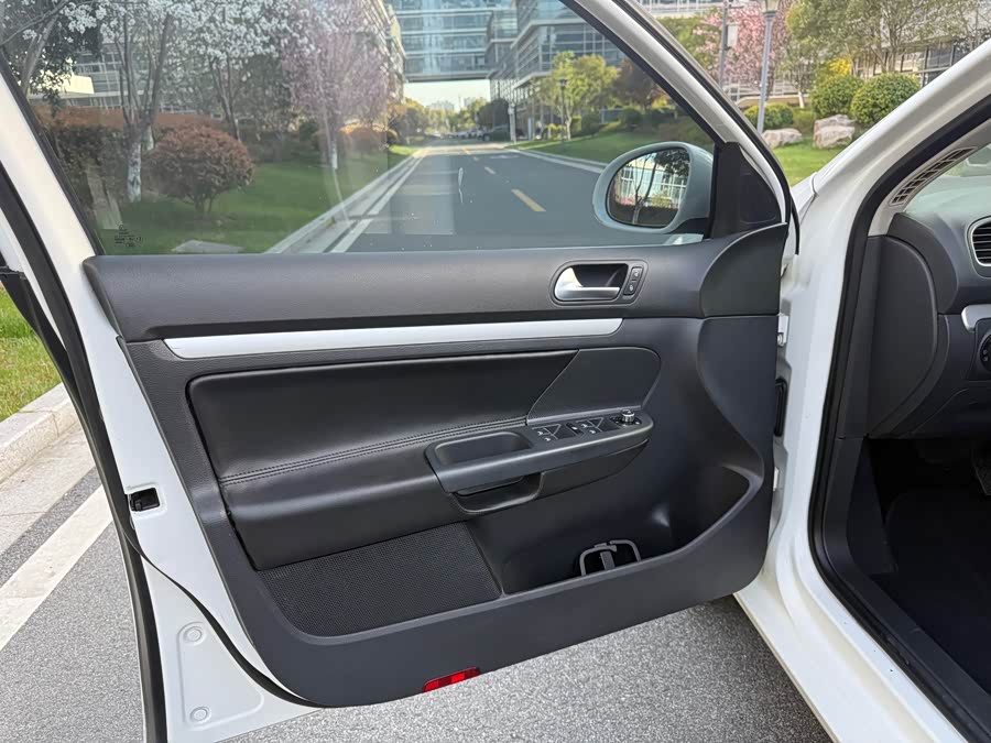 Volkswagen Golf (Imported) 2014 immagine di auto #13