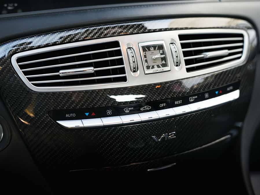 Mercedes-Benz CL Class 2010 car image #13