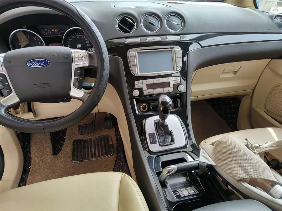 Ford S-MAX 2013 изображение автомобиля #13