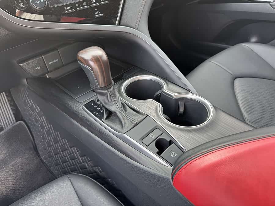 Toyota Camry 2023 imagem de carro #13