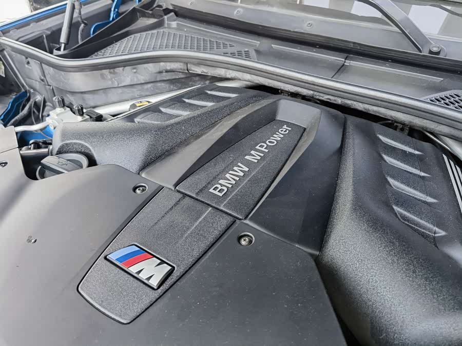 BMW X6 M 2019 car image #13