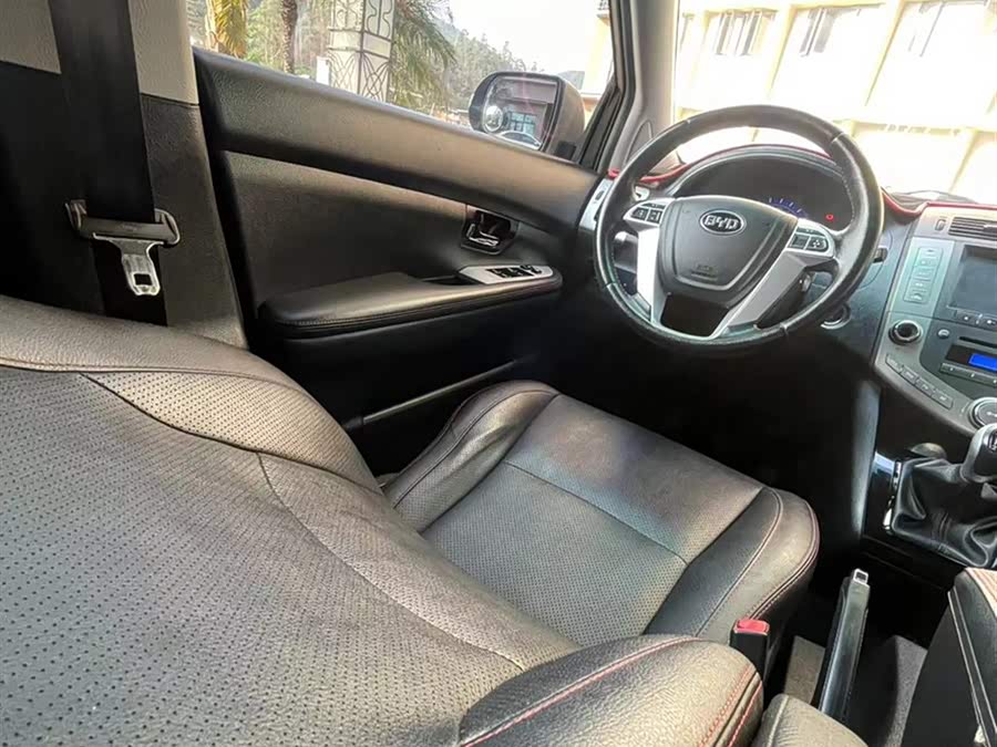 BYD S6 2015 #13 BYD S6 2015 car image #13