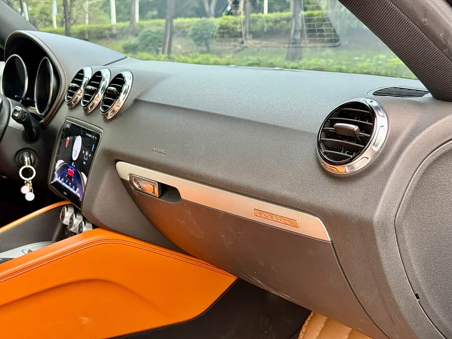 Audi TTS 2011 car image #13