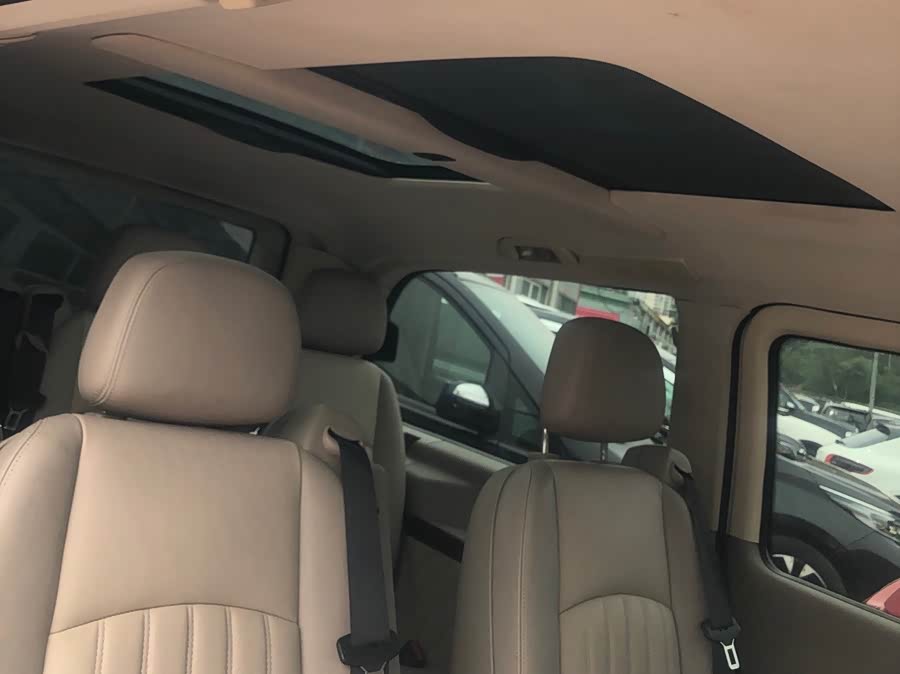 奔驰 唯雅诺 2012 汽车图片 #13