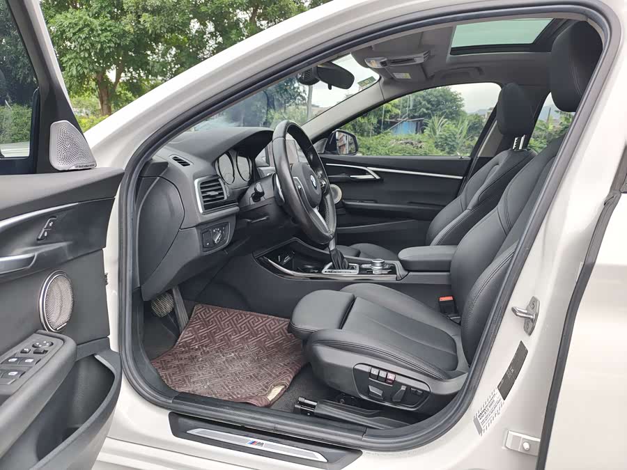 BMW 1 Series 2019 immagine di auto #13