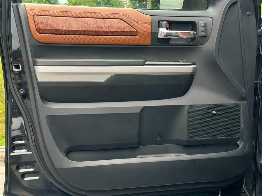 Toyota Tundra 2014 immagine di auto #13