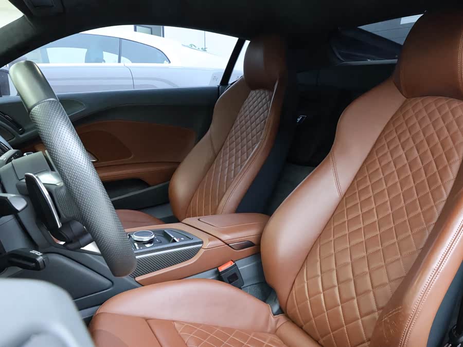 Audi R8 2018 car image #13