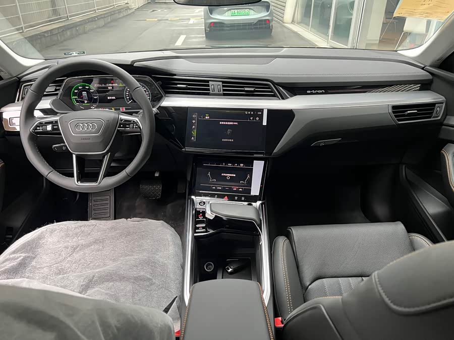 Audi e-tron 2024 #13 Audi e-tron 2024 car image #13