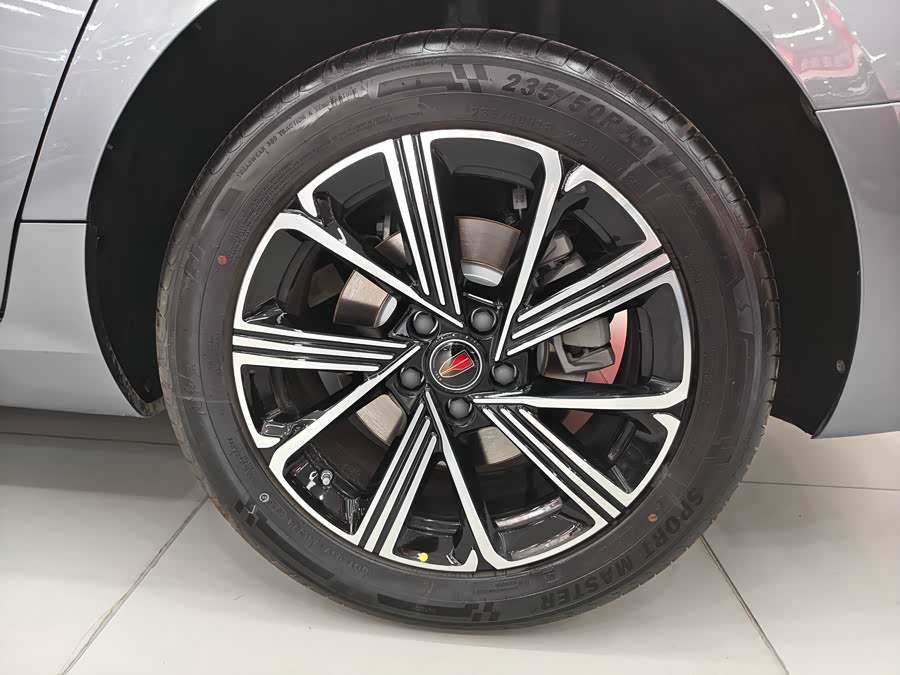 HongQi H5 PHEV 2025 car image #13